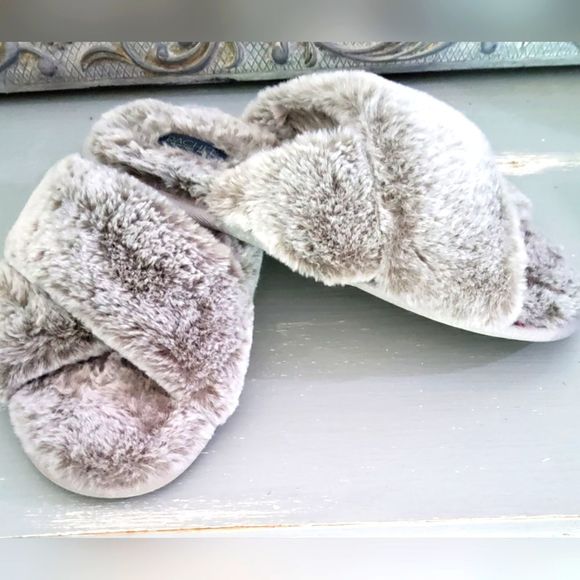 RACHEL Rachel Roy Shoes - Rachel Roy Women's Slippers.    LSHE079